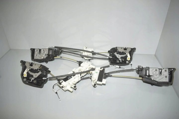 Комплект замков с Domykaniem BMW 7 (G11, G12) 2581894 25092316 3.0L 195 квт, фото 3