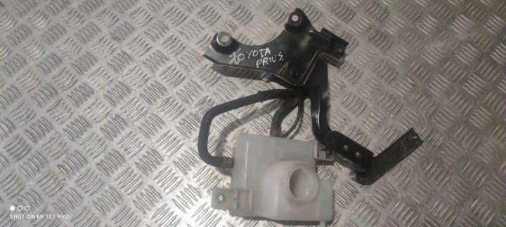 Бачок тормозной жидкости Toyota Prius+ (ZVW40), фото 3