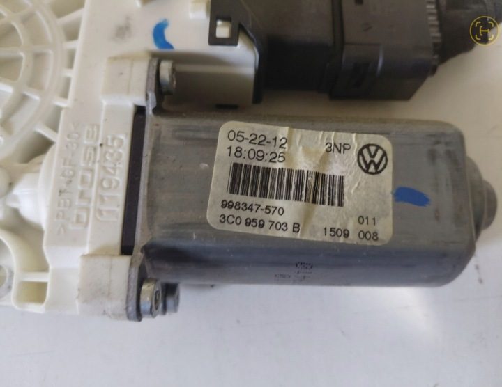 Моторчик стеклоподъемника левый задний VW Jetta 3C0959703B, фото 2