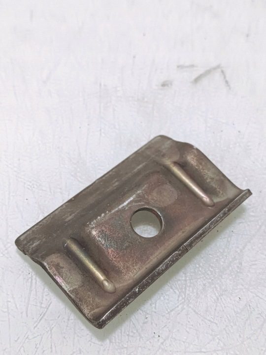 Крепление аккумулятора VW T5 T6 Skoda Seat Audi A4 B6 B7 A6 C6 8D0803123A, фото 2