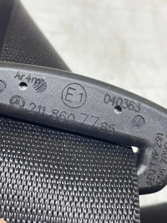 Mercedes E W211 ремень безопасности задний средний 2118607785, фото 4