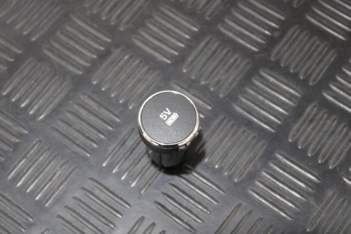 Разъем USB JY32-19010-DA Land Rover Discovery V 5 L462, фото 1