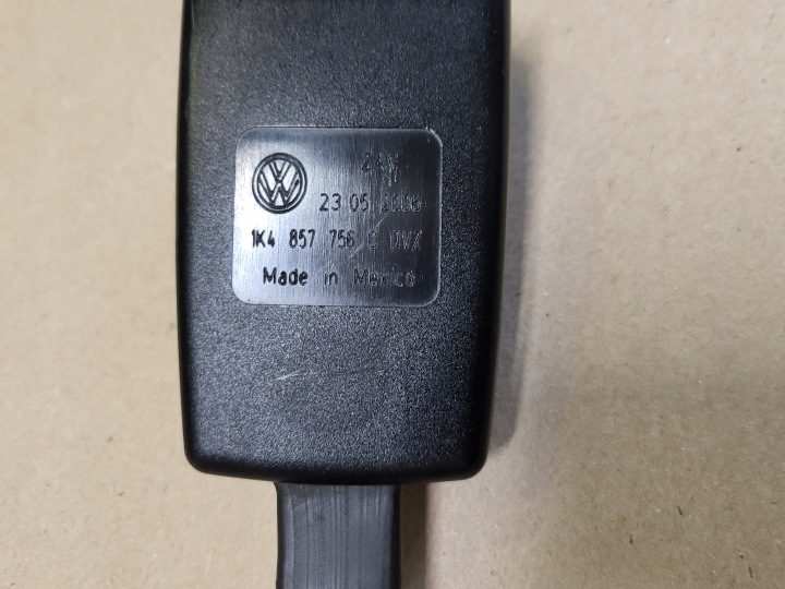 ЗАМОК РЕМНЯ БЕЗОПАСНОСТИ ПРАВЫЙ ПЕРЕДНИЙ VW GOLF V УНИВЕРСАЛ JETTA 1K OE, фото 2