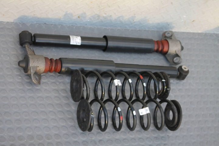 Амортизаторы пружины задние 55300-G4500 55355-G4300 Hyundai I30 III универсал 17-, фото 2
