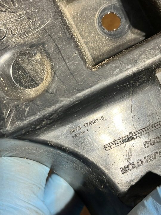 120 FORD MONDEO MK5 ХЭТЧБЕК КРОНШТЕЙН НАПРАВЛЯЮЩАЯ БАМПЕРА ПРАВАЯ DS73-17A881B, фото 3