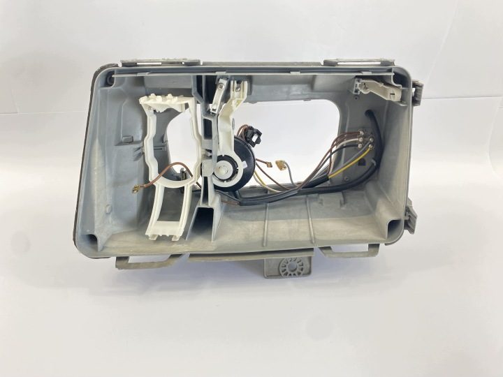 ФАРА ЛЕВАЯ ПЕРЕДНЯЯ MERCEDES W124 HELLA КОРПУС БЕЗ KLOSZA ПОВРЕЖД., фото 1