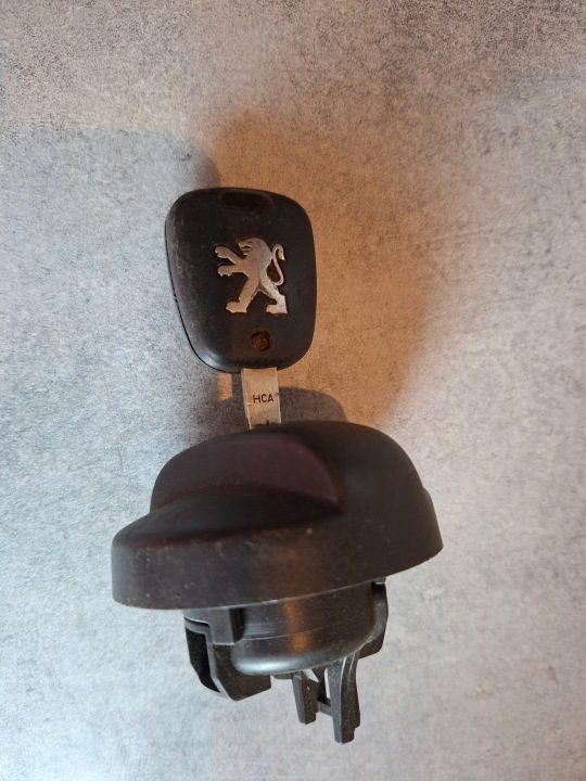 PEUGEOT 307 КРЫШКА ГОРЛОВИНЫ БЕНЗОБАКА КЛЮЧ, фото 4