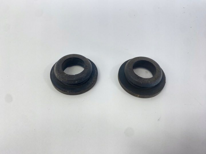 ОСНОВАНИЕ КРЕПЛЕНИЕ РЕЗИНКА РАДИАТОРА MERCEDES W123 W201 W124 W463 1235040412, фото 5