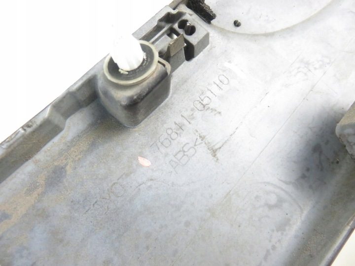 НАКЛАДКА КРЫШКИ TOYOTA AVENSIS седан T27 7681105110 209, фото 5