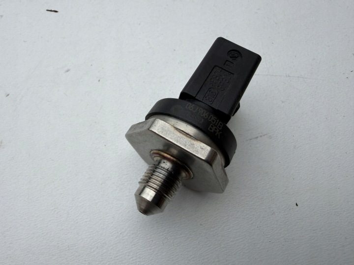 Датчик давления топлива 06J906051B AUDI VW, фото 1