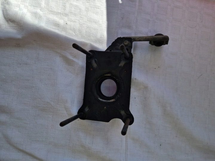 Основание ПОДУШКА КАРБЮРАТОРА POLO 86c 1.0 II Seat, фото 1