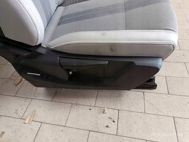 Сиденья диван обшивки салон Renault Scenic V E-Tech состояние как, фото 9