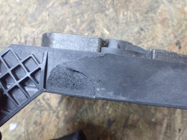 Кожух аккумулятора VW Audi Skoda 5Q0915321J 6102, фото 6