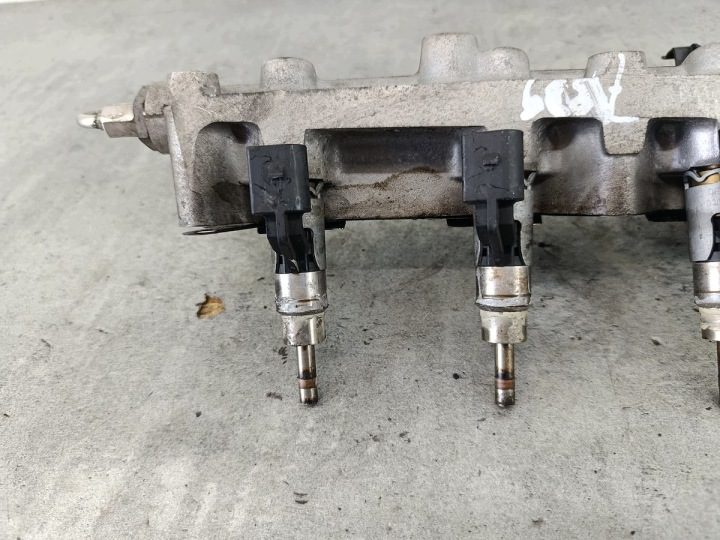 ТОПЛИВНАЯ РАМПА БЕНЗИН VW GOLF V 03C133204AA 03C906036A BOSCH 1.4 FSI, фото 5
