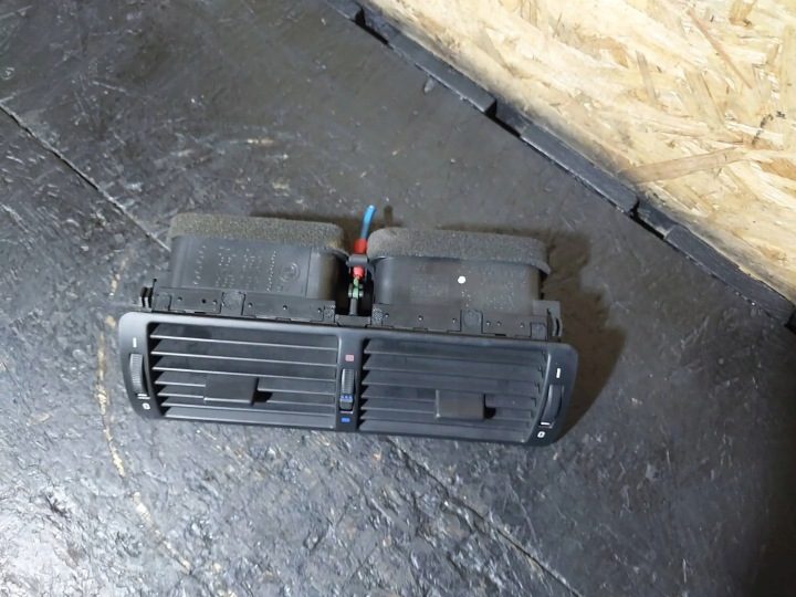 Дефлектор обдува средний BMW 5 E39 8361895 8363199 8370741, фото 7