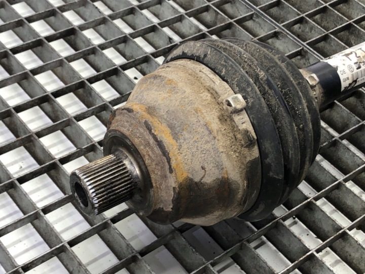 ПОЛУОСЬ ПРАВАЯ ПЕРЕДНЯЯ AUDI A6 C6 4F0407272J 2.7 180 л.с. 04-11 ШАРНИР, фото 2