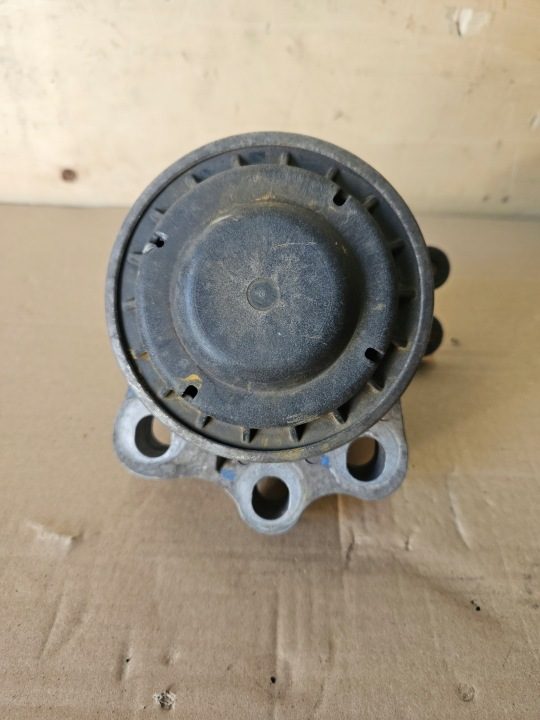 Ford OE BK216F012AD Опора двигателя, фото 1