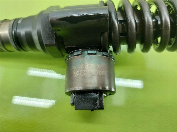 Комплект форсунок форсунки VW Touran I 2003-2010 2,0 TDI 03G130073B ОРИГИНАЛ, фото 2