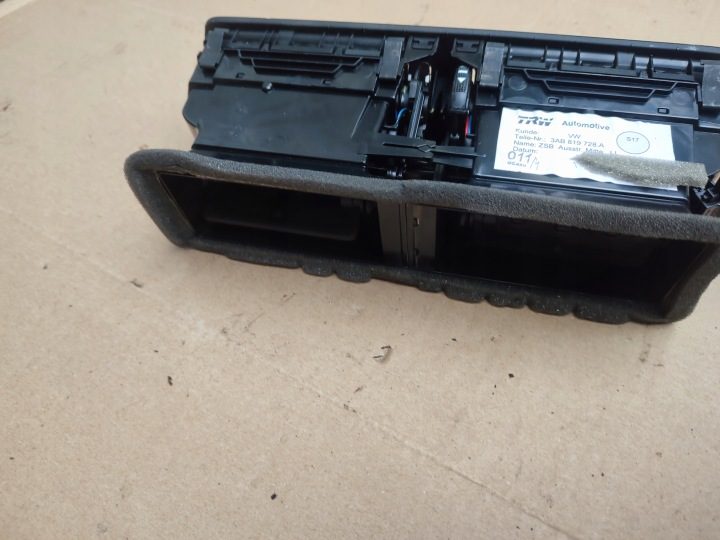 ДЕФЛЕКТОР ОБДУВА СРЕДНИЙ VW PASSAT B7 3AB819728A ЕВРОПА, фото 7