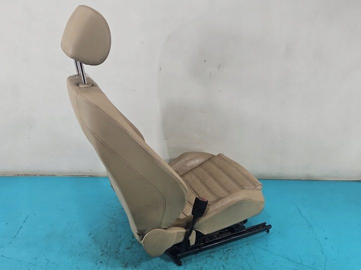 Сидящая слева водка VW PASSAT B6?????????????????????, фото 4
