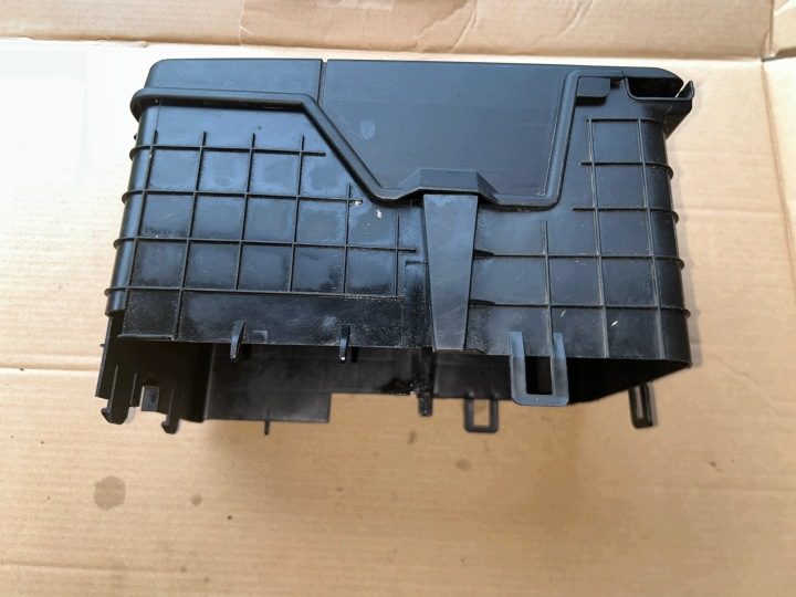 VW Skoda Audi A3 8P Q3 в сборе кожух аккумулятора, фото 3
