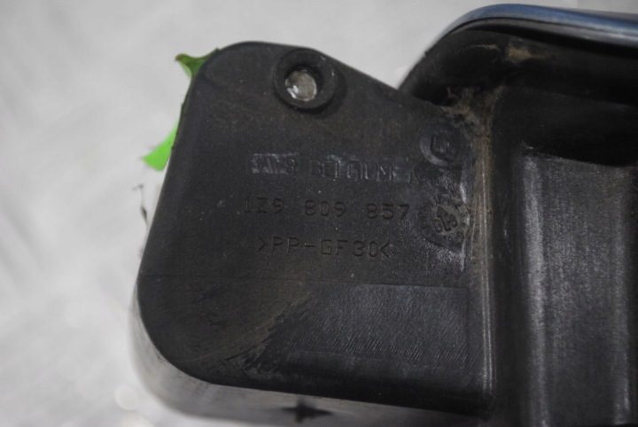 Лючок горловины бензобака 9452 1Z9010698H, 1Z9809857 Skoda Octavia II рестайлинг, фото 6