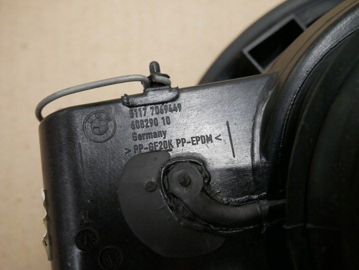 Лючок Механизм Горловины бензобака для BMW 1 E81 E87 51177069449, фото 5