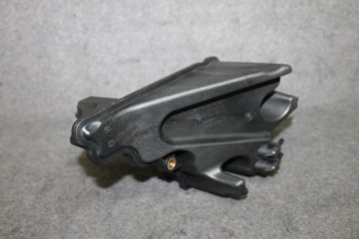 BMW F10 F01 E70 F15 M550DX M50D N57D30C БАК ВАКУУМНЫЙ 8512680, фото 1