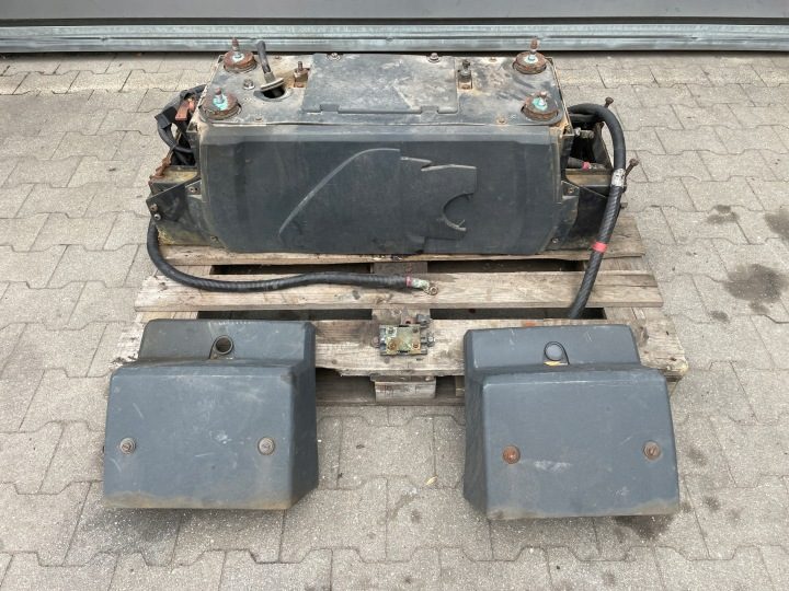 Блок аккумуляторов MAN TGX TG3 81.41860-6147, фото 2