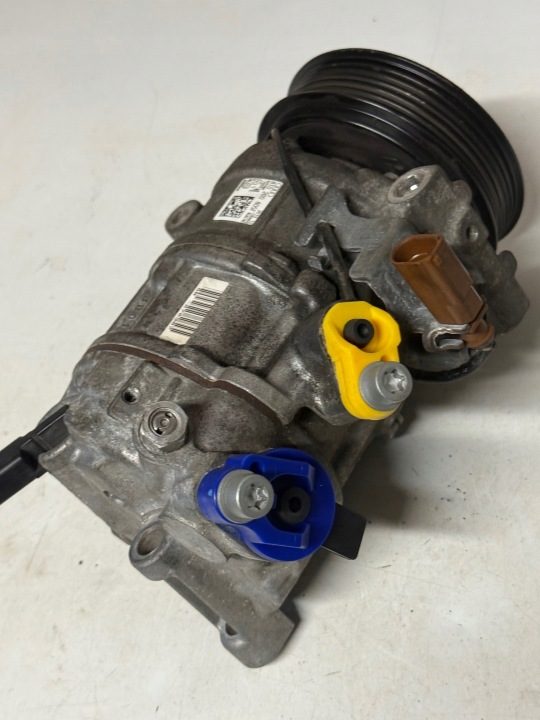 Компрессор кондиционера Audi A4 B8 8T0260805F, фото 11