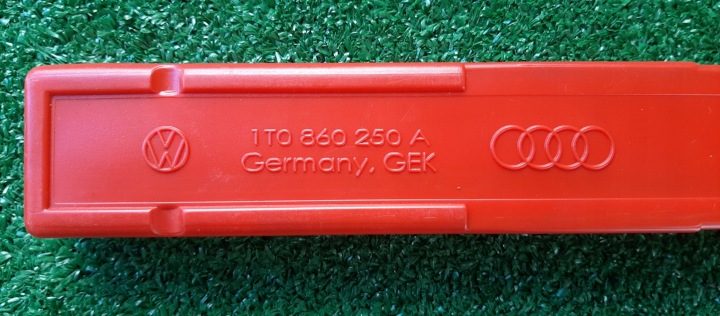 VW PASSAT B8 16 г. ЗНАК АВАРИЙНОЙ ОСТАНОВКИ 1T0860250A, фото 1