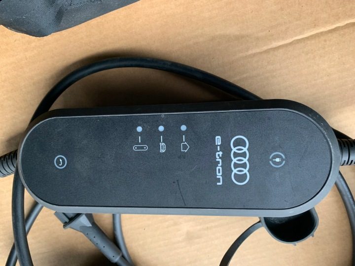 Зарядное устройство сетевое Audi e-Tron 8V4971675AK 22 г., фото 6