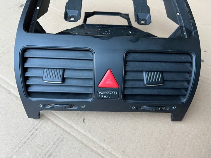 Дефлектор обдува средний аварийный Volkswagen Golf V 5 2004-2009 1K0819743, фото 2