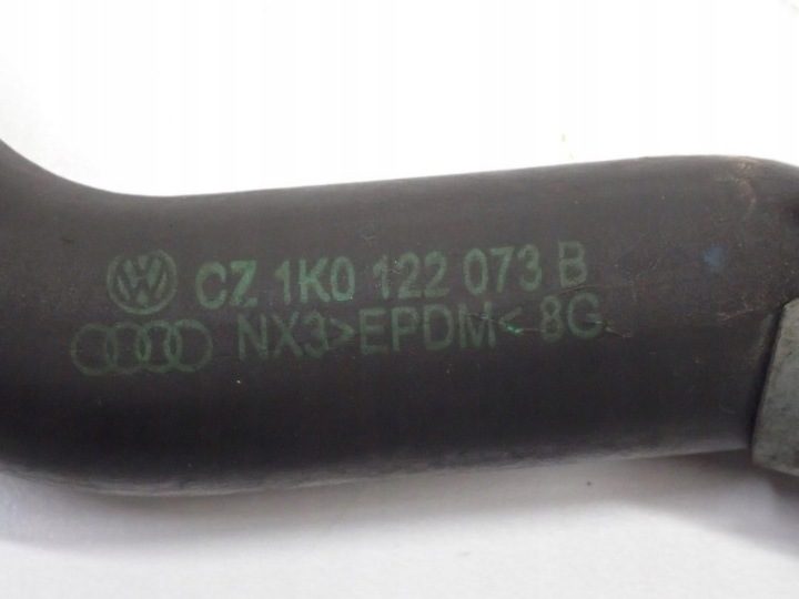 ШЛАНГ ТРУБКА ОХЛАЖДЕНИЯ 1K0122073B VW GOLF V AUDI A3 8P 1.6 MPI BSE 08 г., фото 3