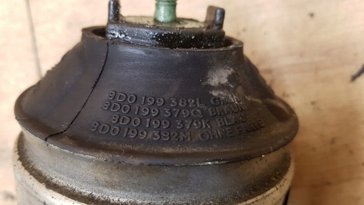Audi OE 8D0199382L Опора двигателя, фото 3