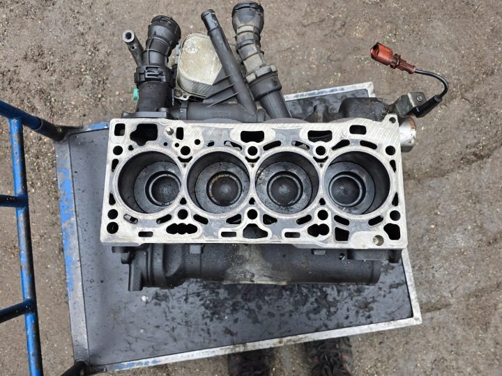 Двигатель без навесного головка блока 2.0 TDI DCY VW Audi A3 8V Seat Skoda вал, фото 4