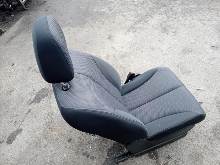 Сиденье пассажира Nissan Tiida, фото 3
