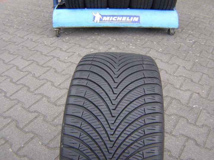 Шина всесезонная Kumho Solus 4S HA32 225/40R18 92 Y сцепление на снегу (3PMSF), усилитель (XL), фото 1