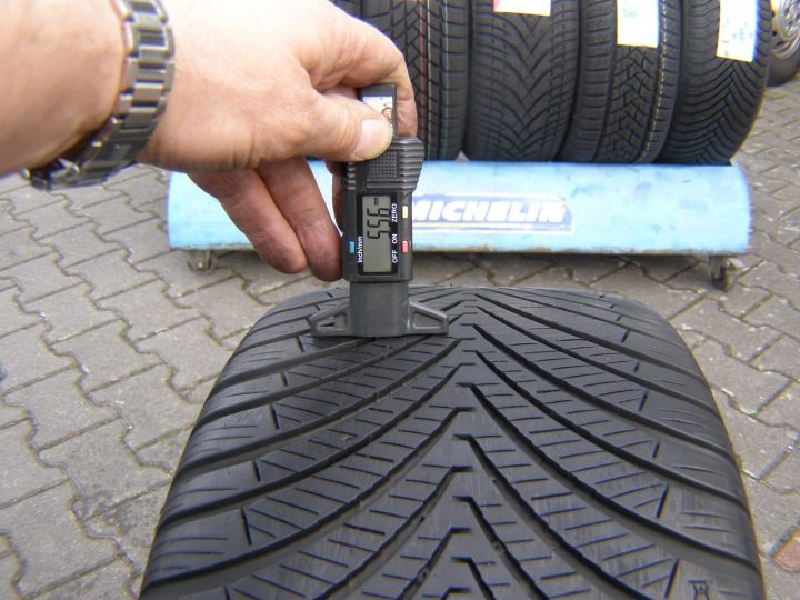 Шина всесезонная Kumho Solus 4S HA32 245/45R18 100 Y сцепление на снегу, фото 8
