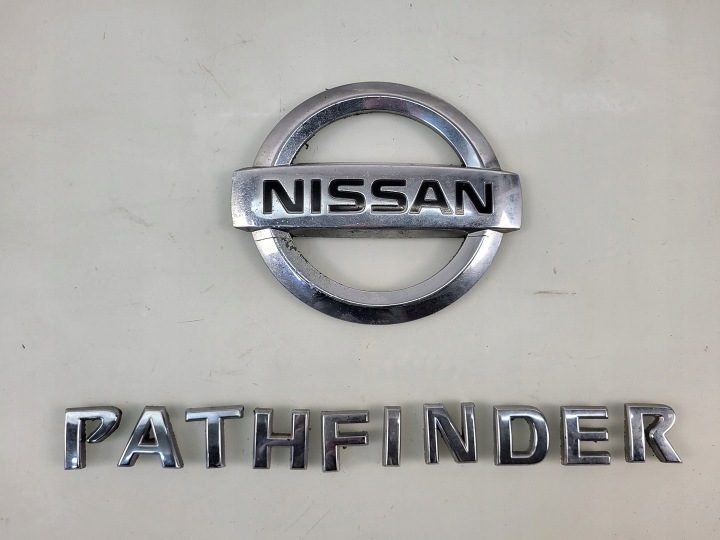 Nissan Pathfinder R51 рестайлинг значок Znaczki логотип эмблема, фото 1