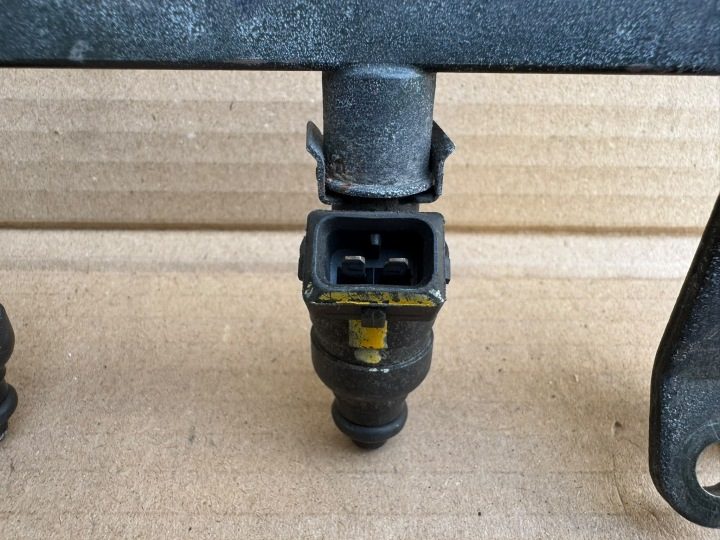 Топливная рампа топлива Daewoo Matiz Chevrolet Spark Aveo Kalos 96351840, фото 2