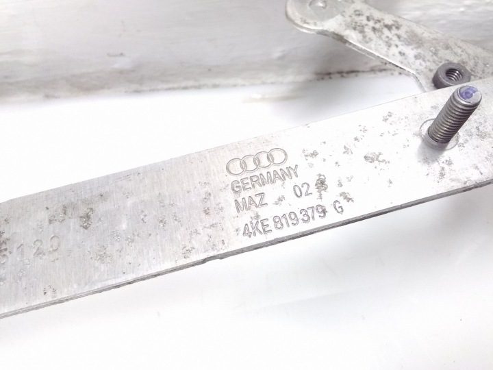Запчасть моторного отсека Передняя Audi e-Tron 4KE819379G, фото 3