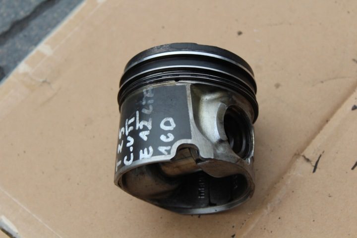 ПОРШЕНЬ + ШАТУН TOYOTA 2.0 D4D 1CD FTV, фото 1