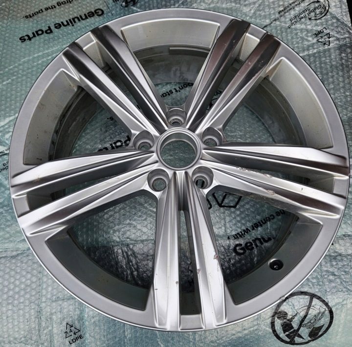 Литой диск Volkswagen OE 5NA601025M 7.0" x 18" 5x112 ET 43, фото 1