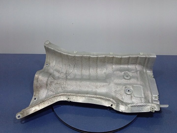 BMW X6 G05 G06 ТЕПЛОЗАЩИТНЫЙ ЭКРАН БАКА 7424930, фото 1