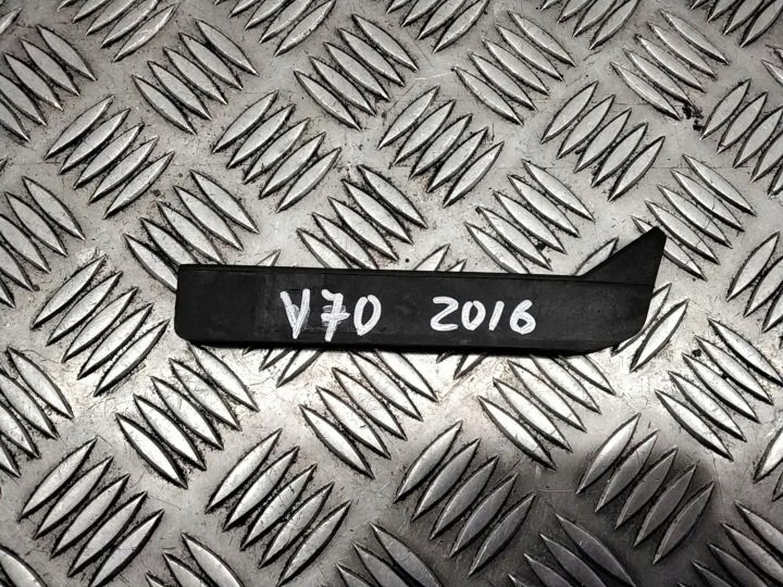 Volvo V70 2016 Передняя сторона левая запчасти моторного отсека, фото 1