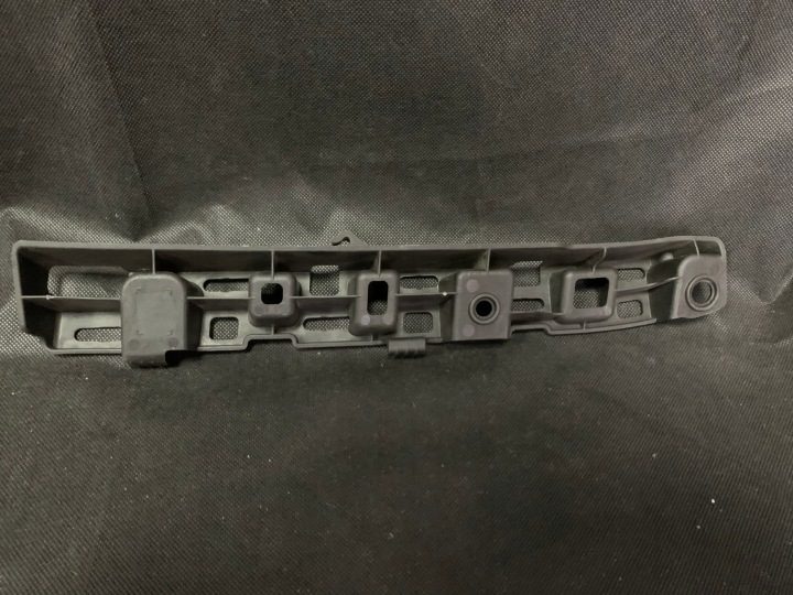 Tesla X крепление молдинга стойки B RH 1059183-00-A, фото 4