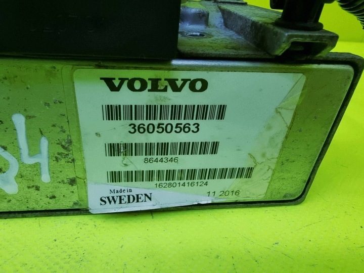 36050563 Дроссельная заслонка воздуха Volvo S60 I S80 I S70 I V70 I XC70 I, фото 2