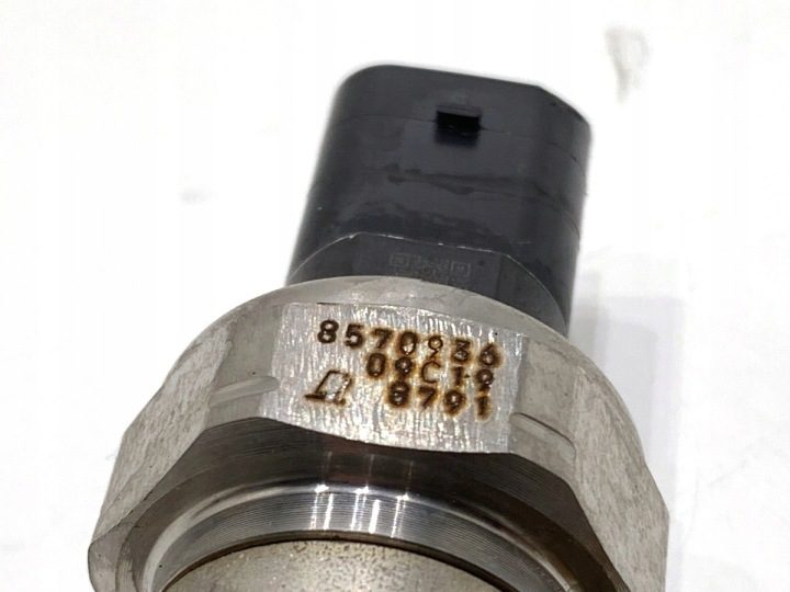 Датчик давления выхлопных газов BMW G31 8579973 2.0 190 л.с., фото 3