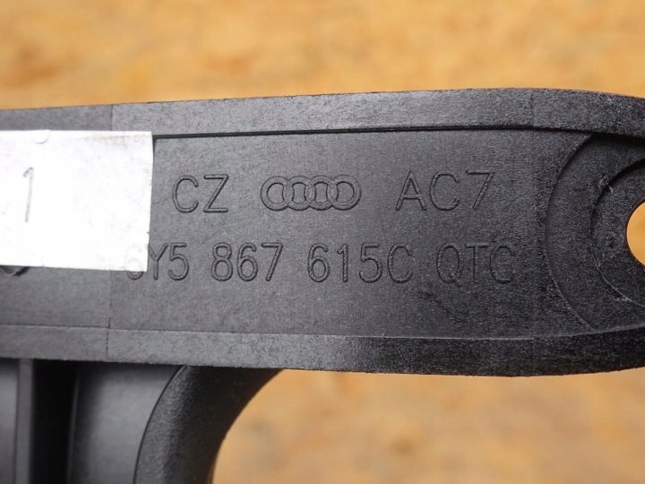 AUDI A4 B8 8K КРОНШТЕЙН БАГАЖА 6Y5867615C, фото 2
